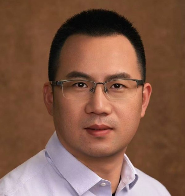 崔立国，首席运营官